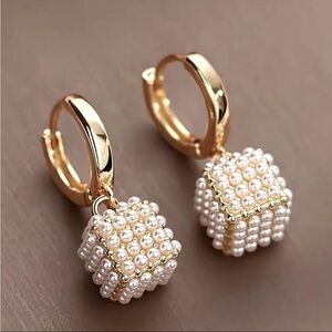 ✨ Pearl Cube Hoop Earrings Gold Dangle Earrings 2.5cm ✨